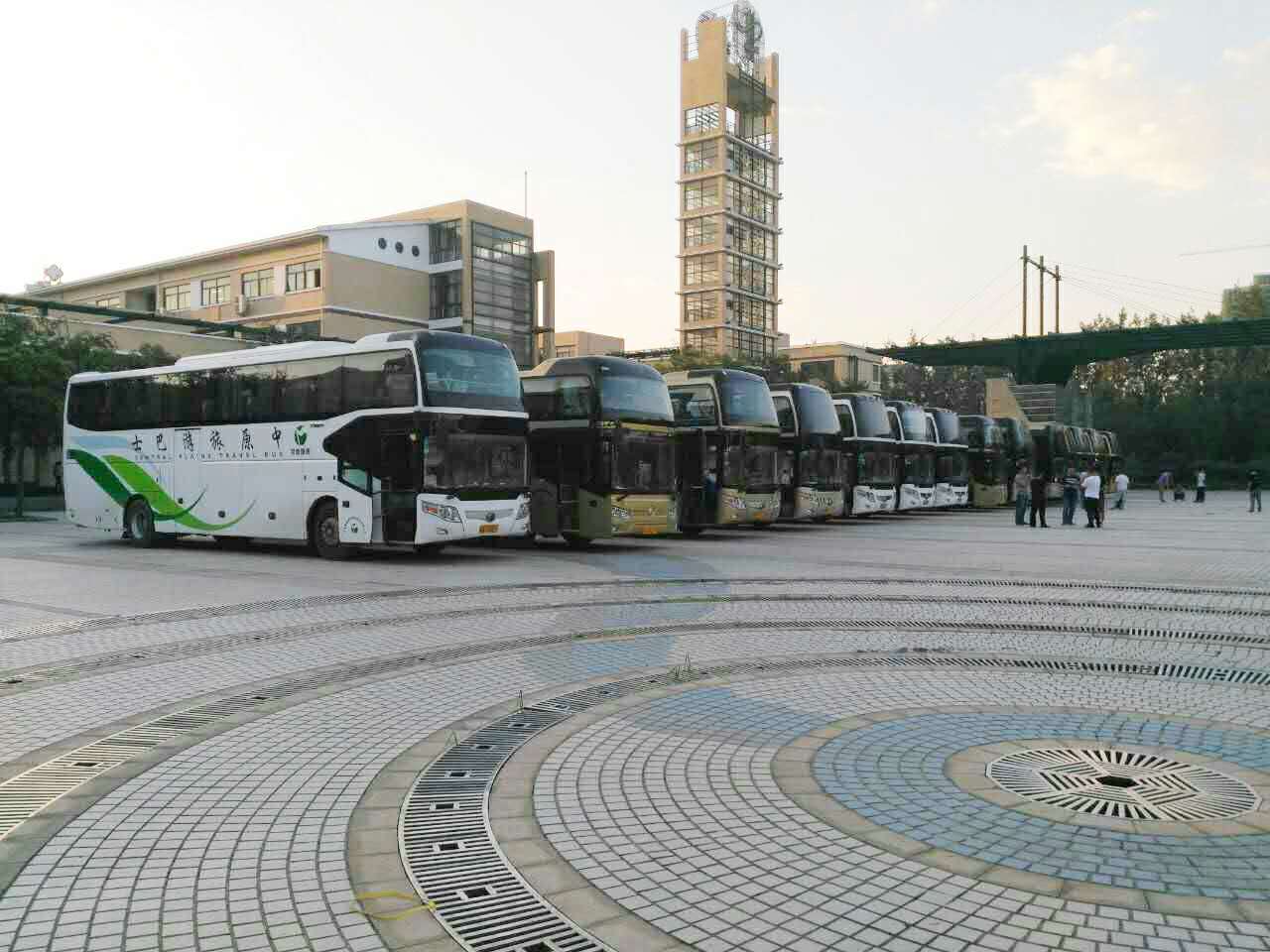 大巴車出租租賃出車前應該使用空氣凈化器