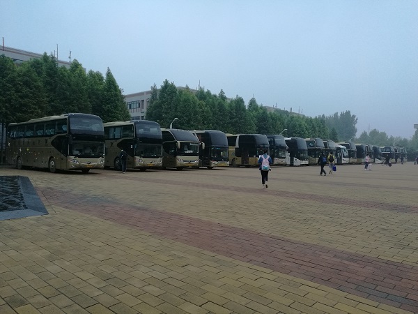 鄭州大巴車租賃:醉漢大巴吸煙被阻止,毆打大巴司機釀事故http://m.ah0563.com/